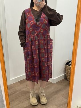 Vintage-Inspired Red Patterned V-Neck Pinafore Dress